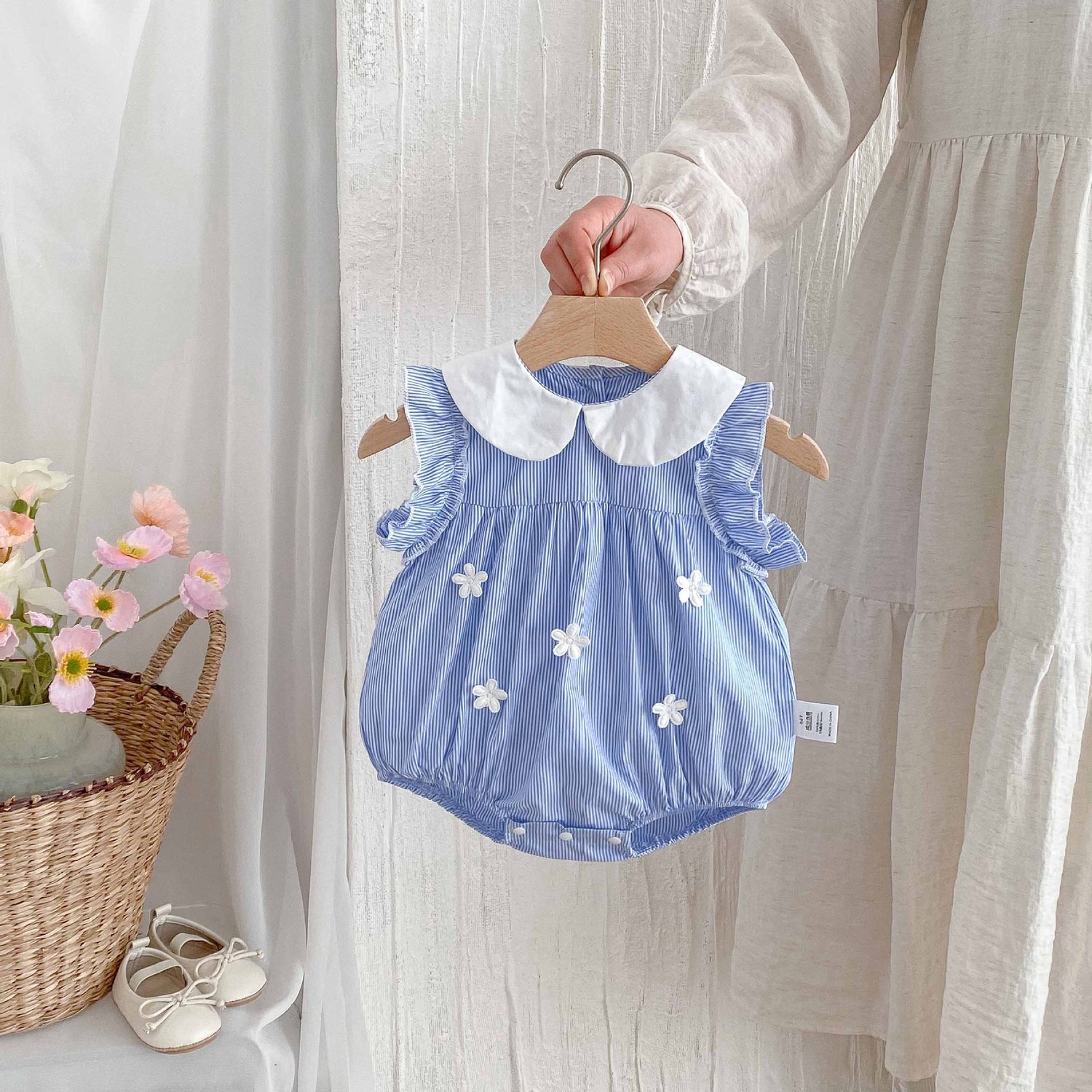 Blue Stripe Daisy Bubble Romper – Peter Pan Collar Flutter Sleeve Bodysuit (0–18M)