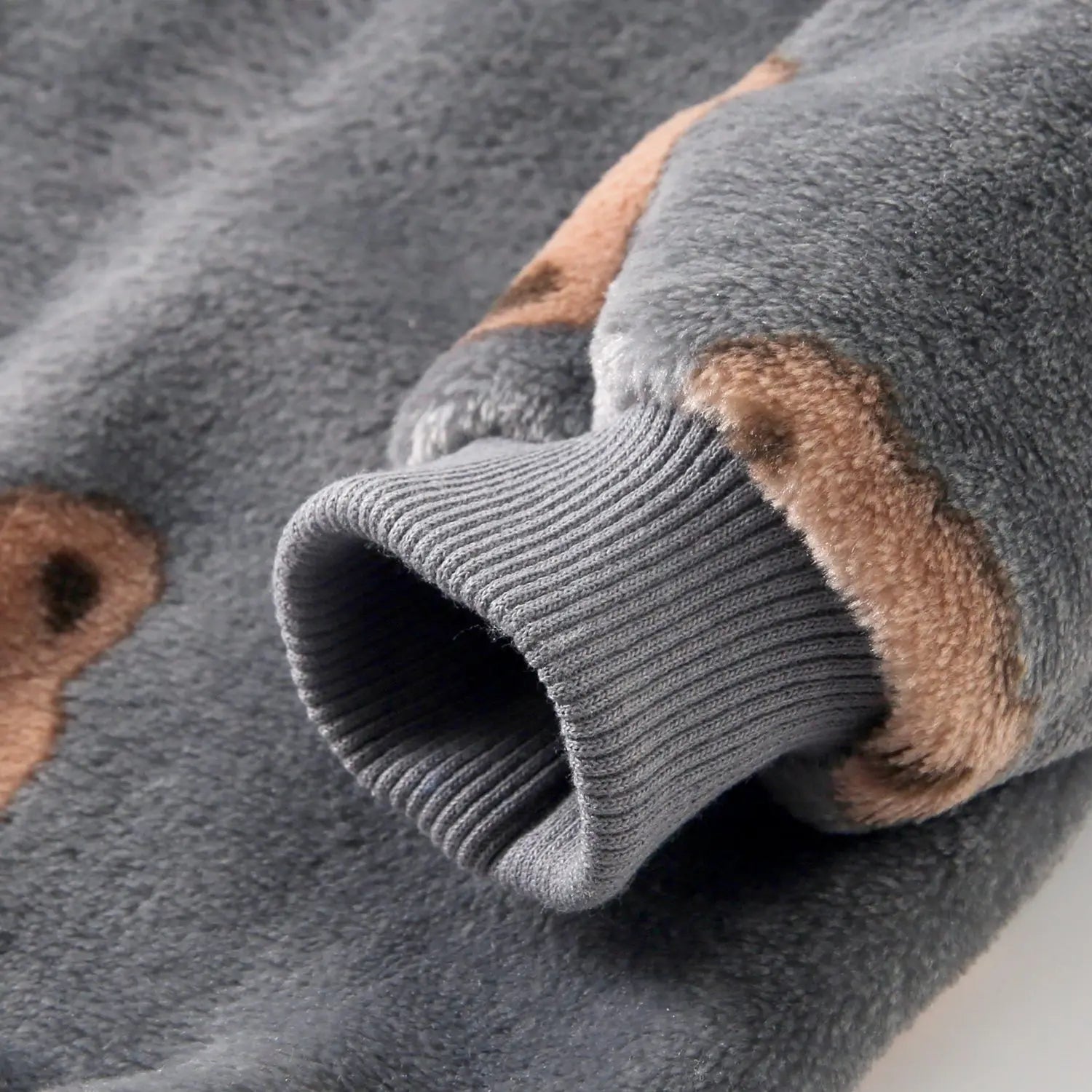 Little Bear Winter Warm 2-Piece Set – Long-Sleeve Top & Trousers for Kids    Mimou Babywear